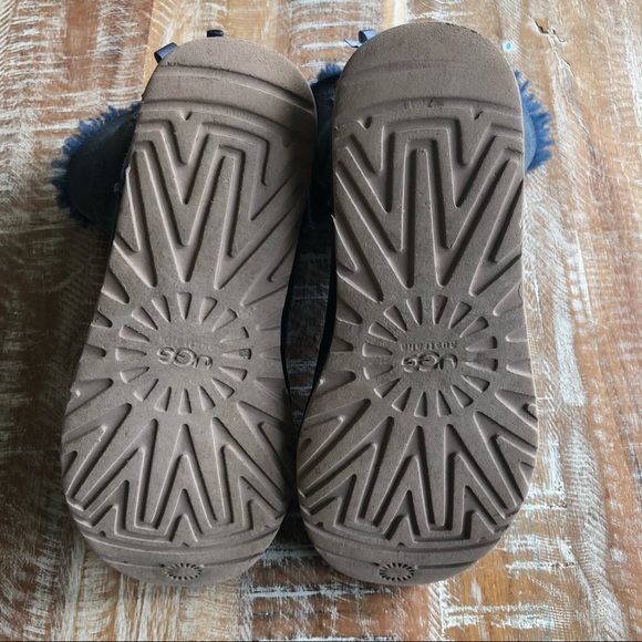 UGG women’s Bailey Bow II Boots - Picture 15 of 15